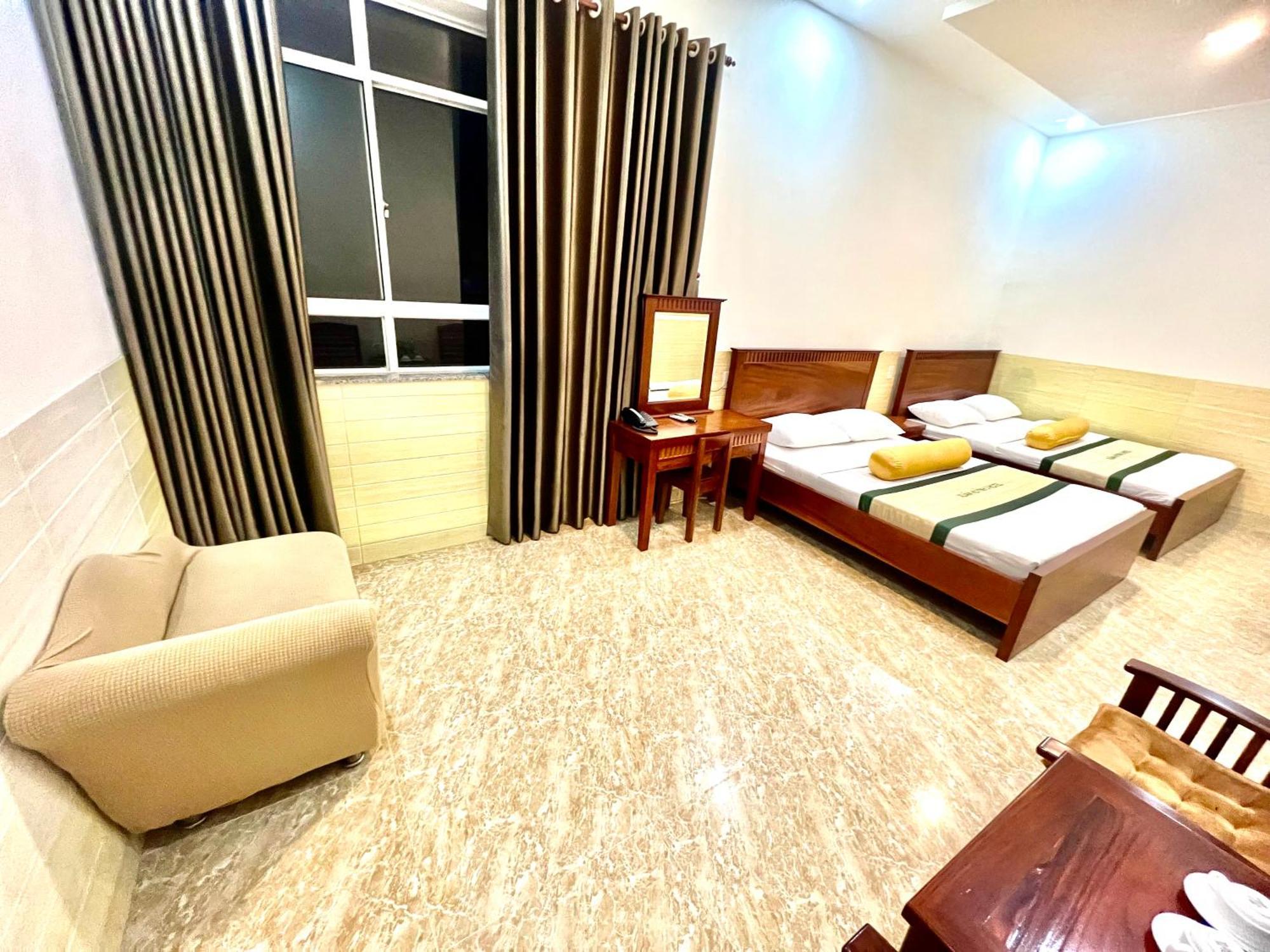 XUÂN HUỲNH 3 Hotel Soc Trang Exterior foto