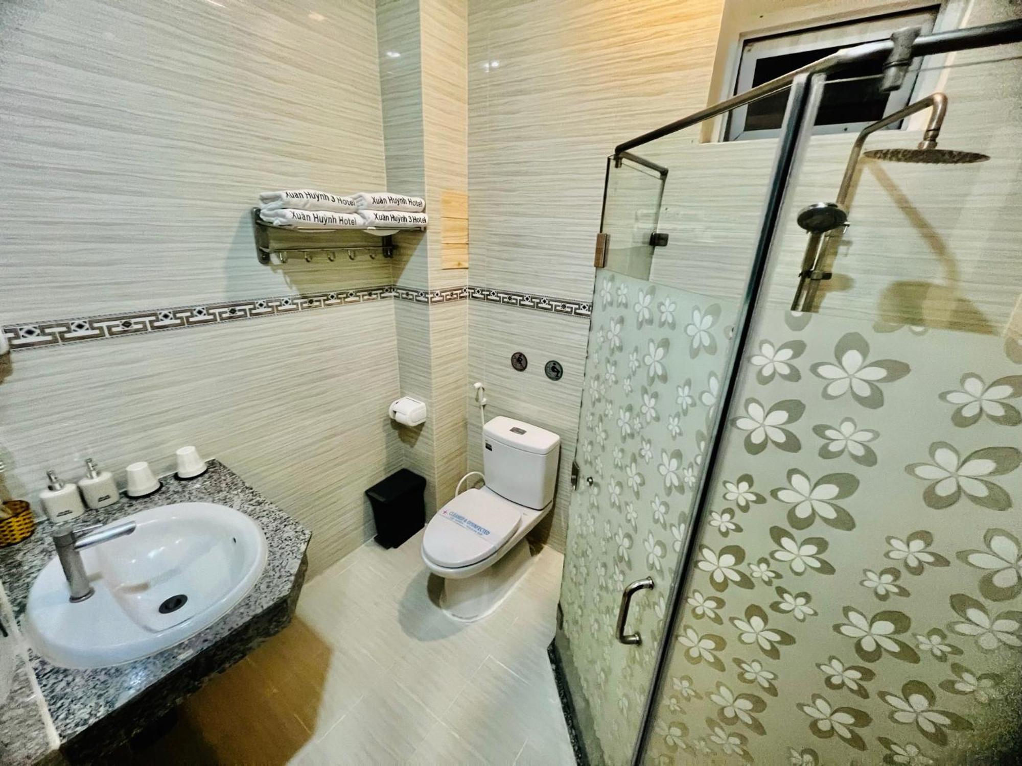 XUÂN HUỲNH 3 Hotel Soc Trang Exterior foto